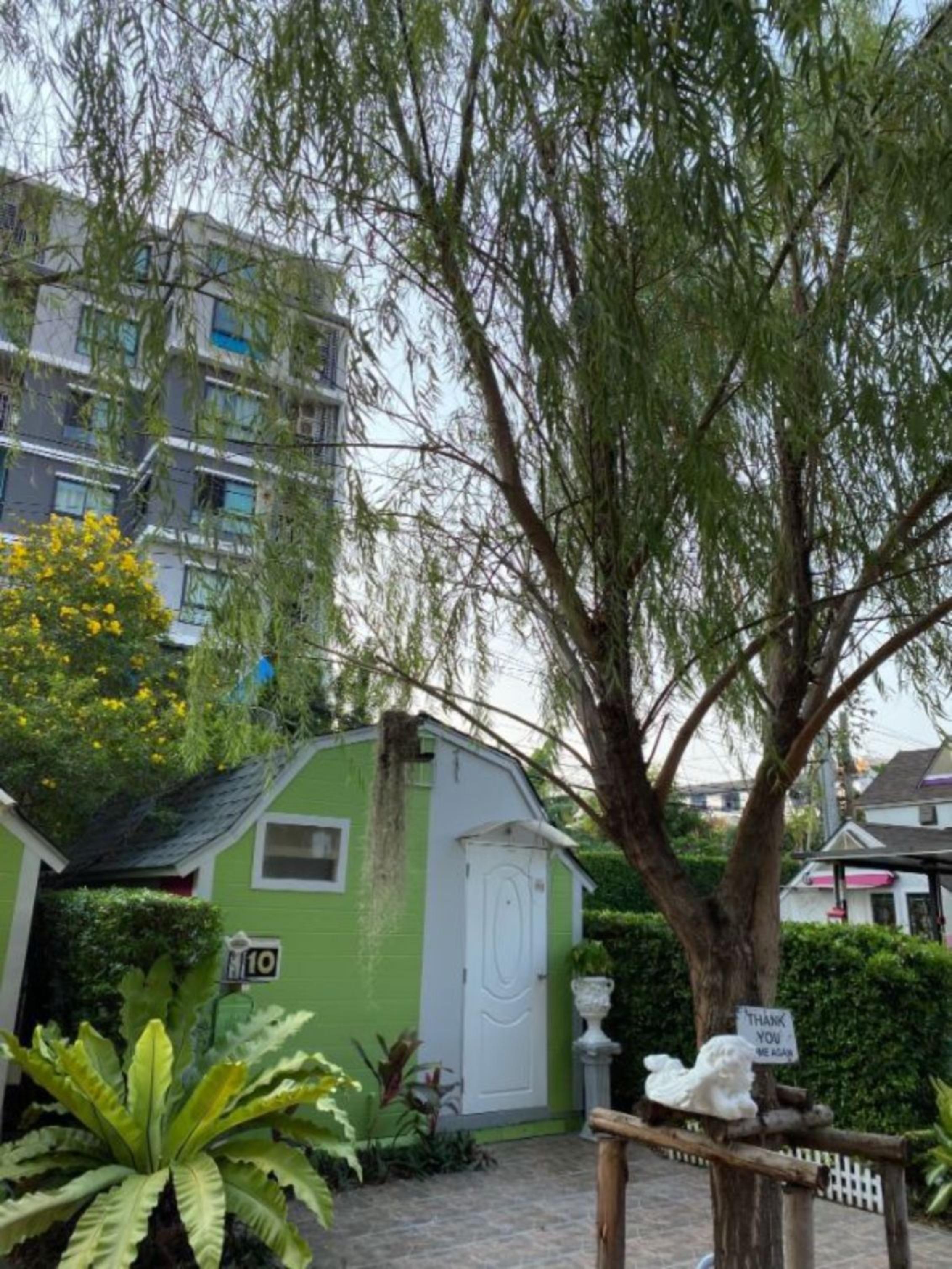 Kurina Hotel (Adults Only) Bangkok Exterior photo